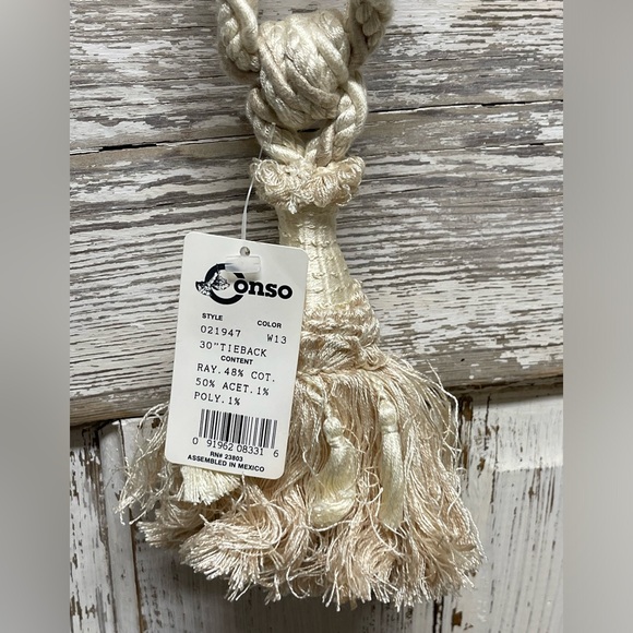 Curtain tie backs with tassels - Picture 7 of 7